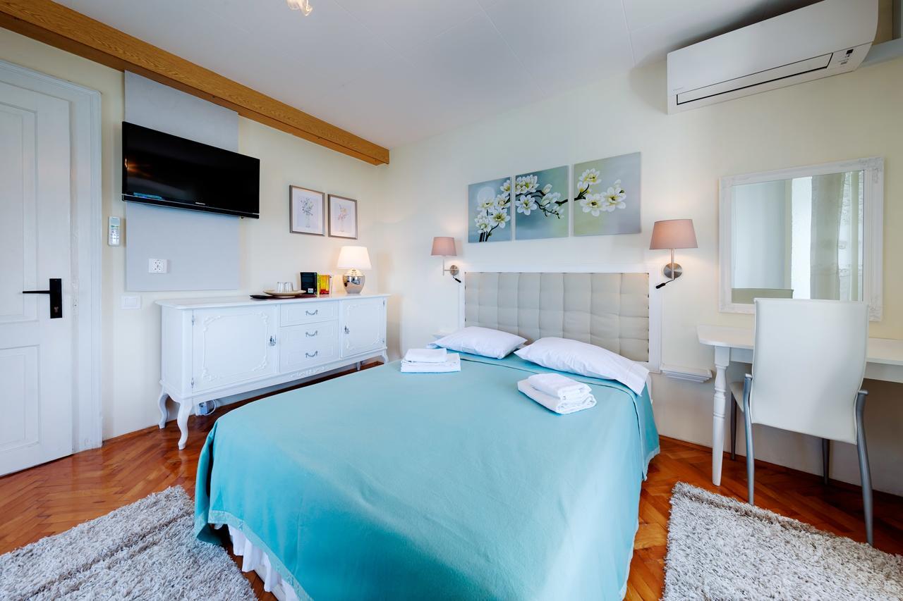 Mira Sea Front Guesthouse Komiža Εξωτερικό φωτογραφία